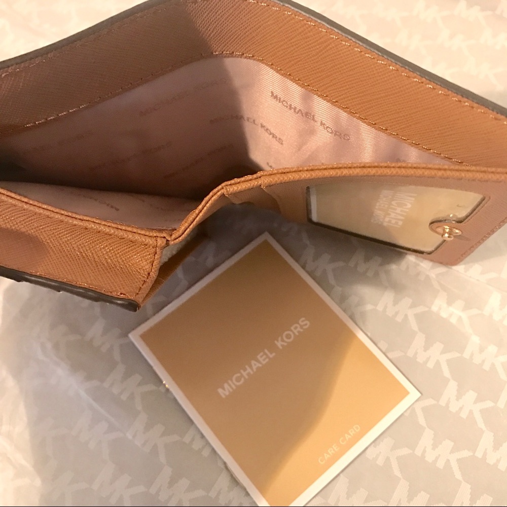 LAST 1 ⭐️ Authentic MK pebble Leather acorn wallet - Picture 5 of 5